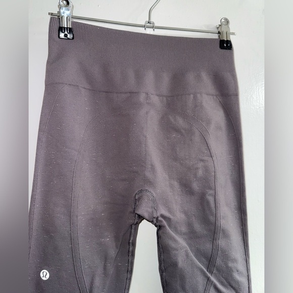 Lululemon seamless tight size 4 - Picture 5 of 7